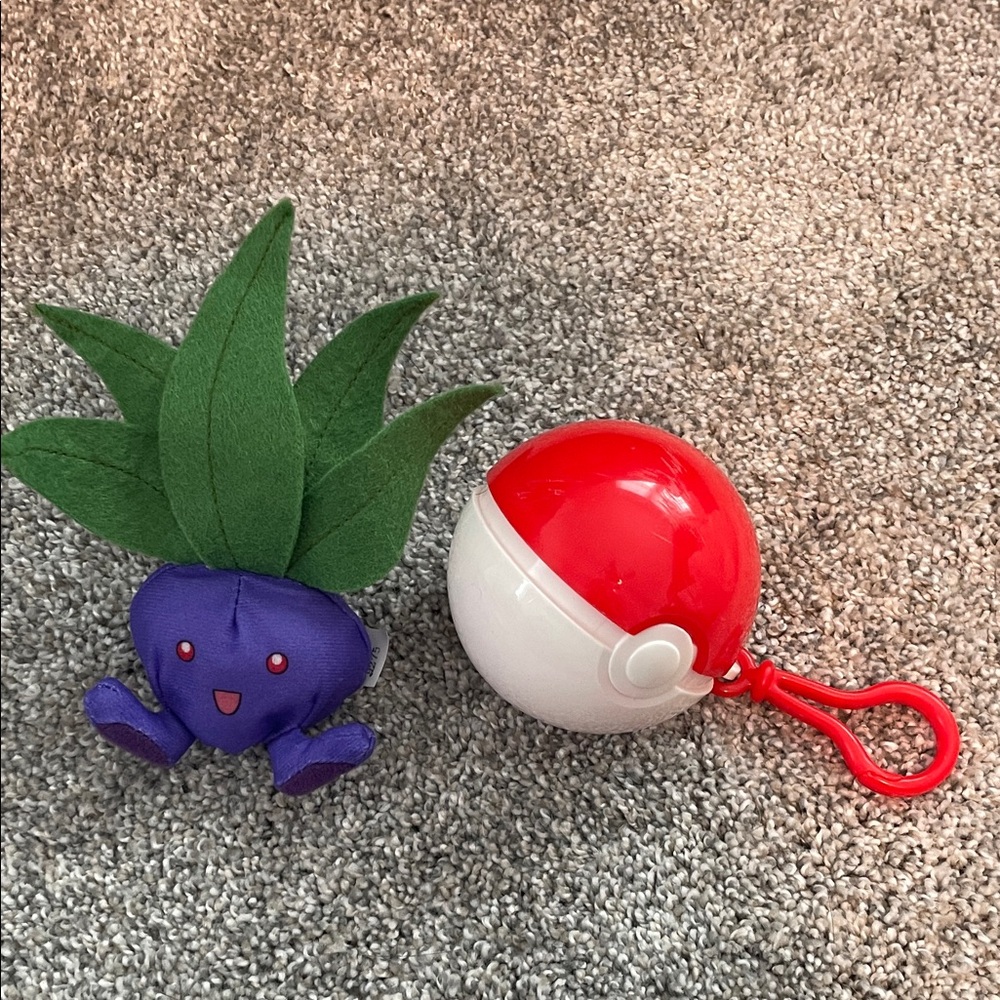 1999 Burger King Pokeball with Oddish Toy